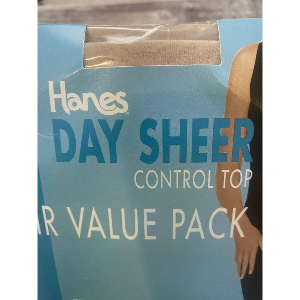 Hanes Day Sheer Stockings 2 Pack Travel Buff Control Top Size CD Sandalfoot